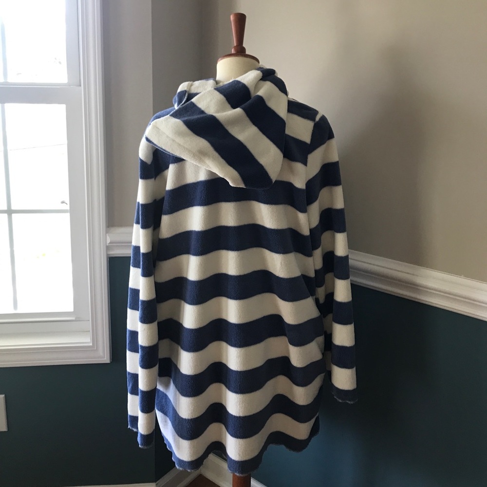 Women’s Fuzzy Robe - Picture 3 of 5